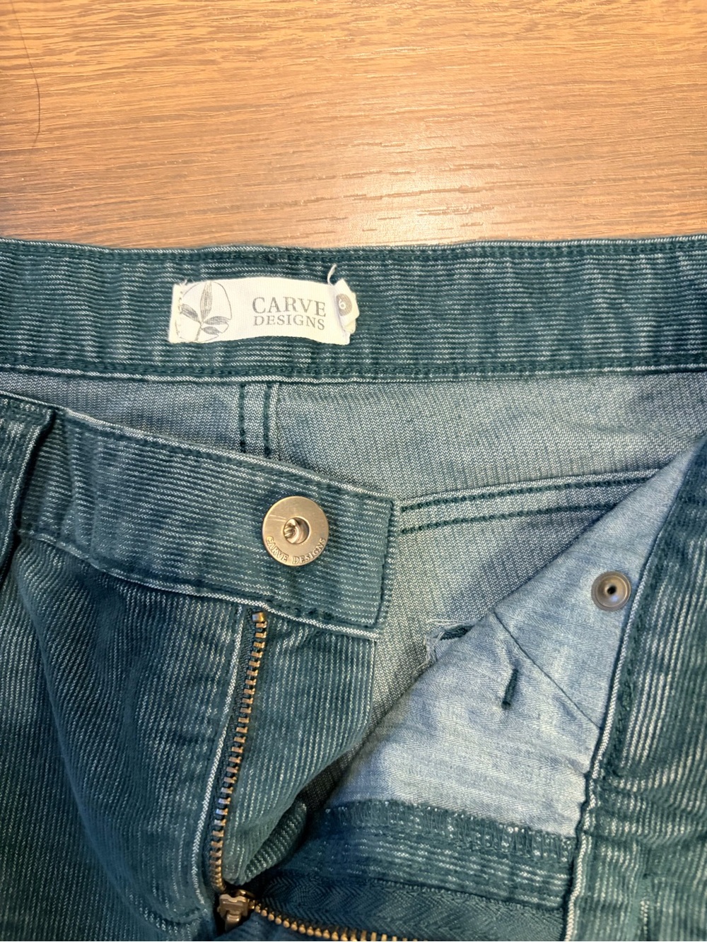 Carve Designs Oahu Blue Green Eden Corduroy Shorts 10” inseam raw seam size 6 - Picture 4 of 4